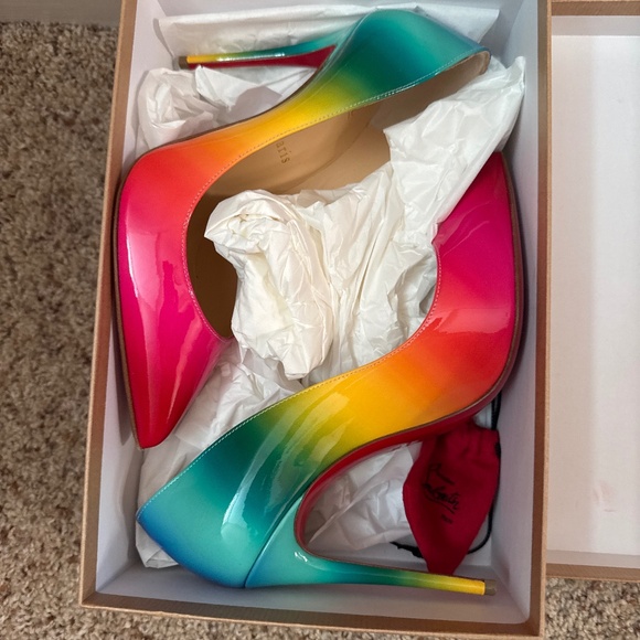 Christian Louboutin Patent Pump - Picture 1 of 4